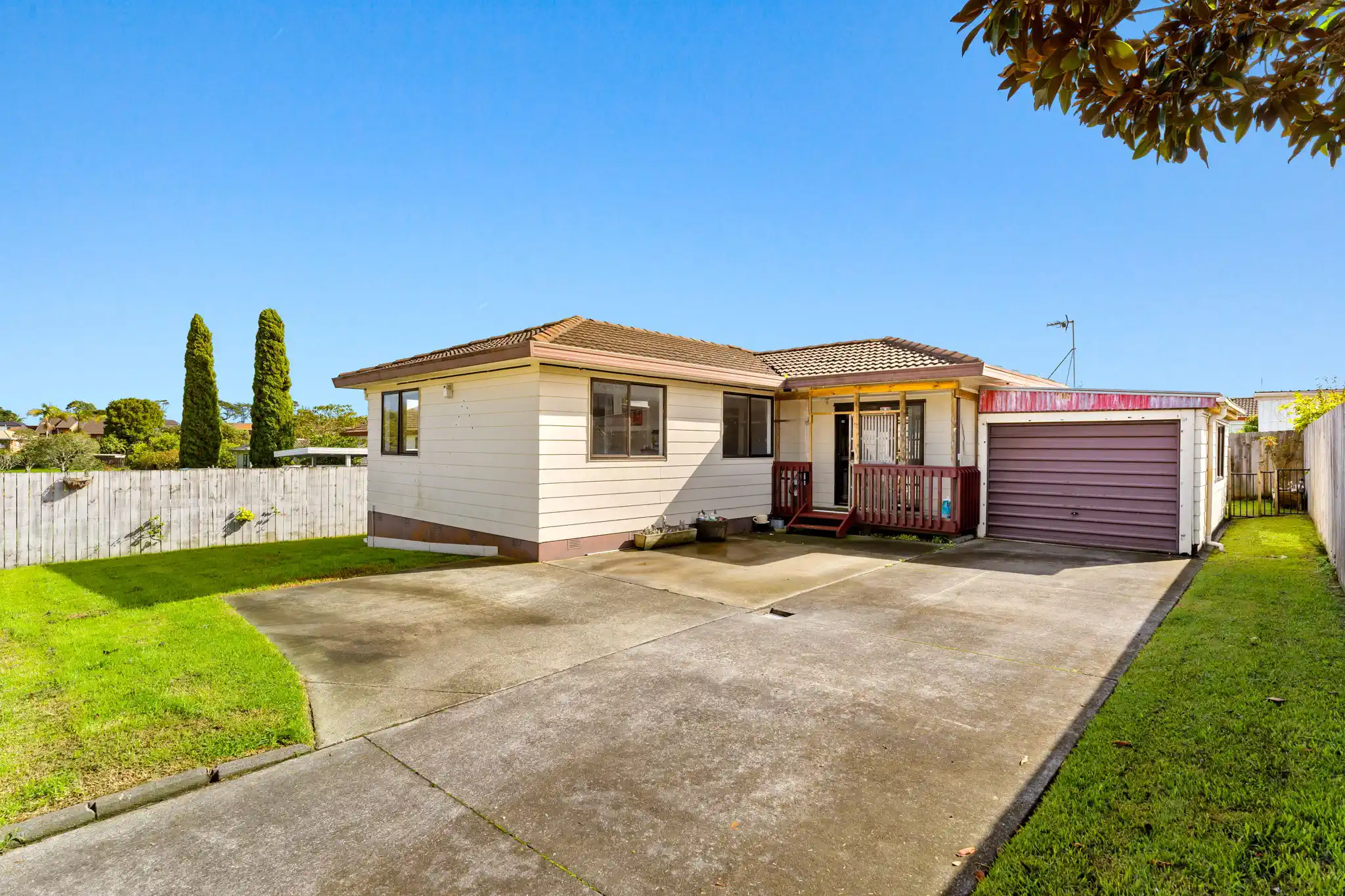 Read more about the article 2/10 Silver Creek Road, Weymouth, Manukau City